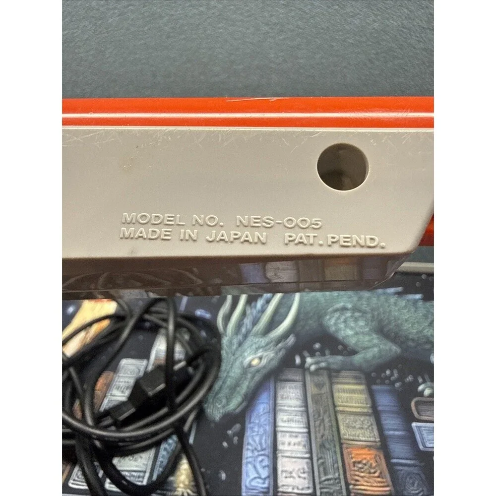 Nintendo NES Zapper Gun Authentic Original OEM controller NES-005 orange TESTED